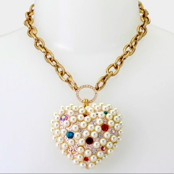 New Betsey Johnson POP HEART PEARL NECKLACE MULTI - Picture 1 of 12